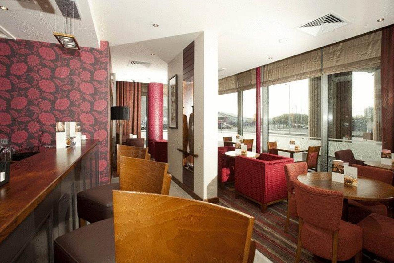 Premier Inn Belfast Titanic Quarter Екстер'єр фото