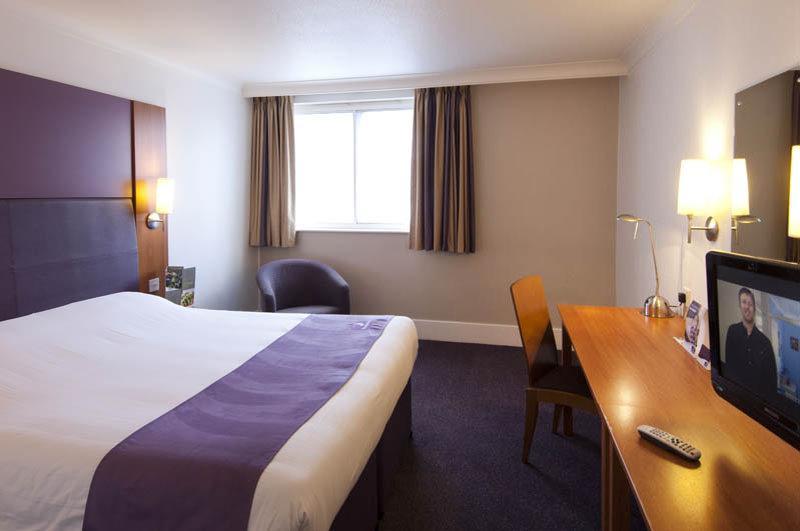Premier Inn Belfast Titanic Quarter Екстер'єр фото