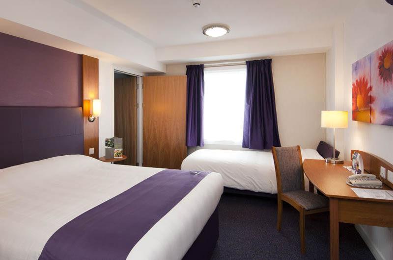 Premier Inn Belfast Titanic Quarter Екстер'єр фото