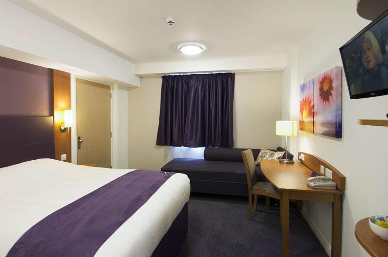 Premier Inn Belfast Titanic Quarter Екстер'єр фото